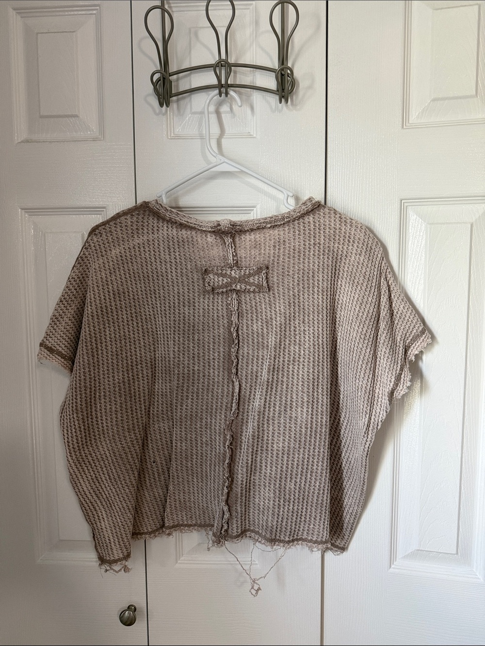 Taupe distressed short sleeve tee - Picture 2 of 3